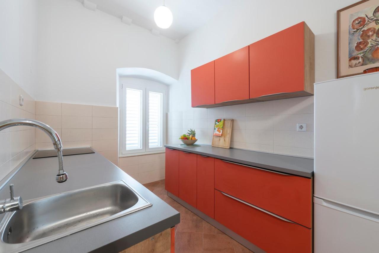 Two Oranges Apartman *